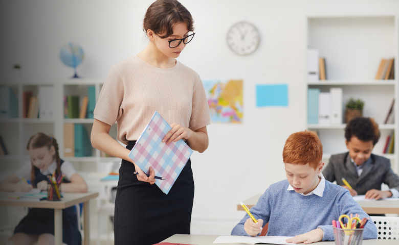 Imagen de artículo sobre Suecia vuelve al lápiz y al papel: el giro educativo que pone en pausa la digitalización